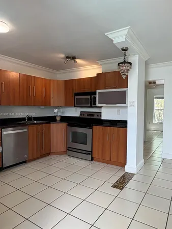 $2,300 | 820 Salzedo Street, Unit 202, Coral Gables, FL 33134