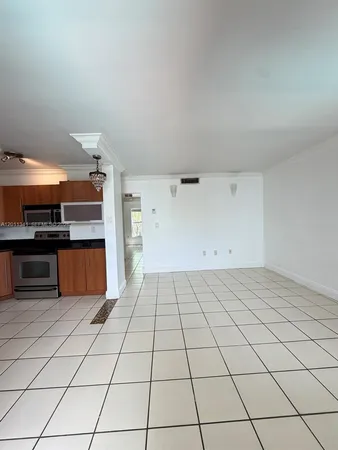 $2,300 | 820 Salzedo Street, Unit 202, Coral Gables, FL 33134