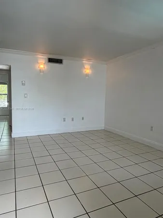 $2,300 | 820 Salzedo Street, Unit 202, Coral Gables, FL 33134