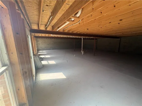 $2,000 | 7710 Highway 30, Unit BOTTOM, Irwin, PA 15642