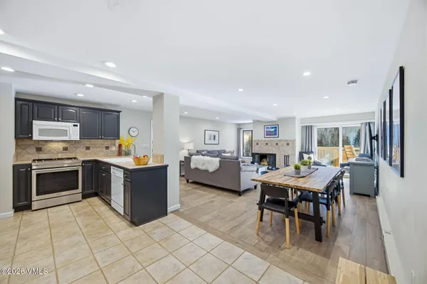 $2,495,000 | 1650 Fall Ridge Road, Unit 412, Vail, CO 81657