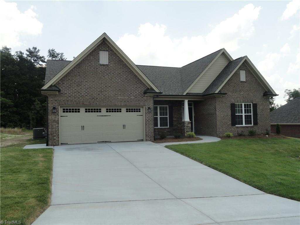 2814 Fallin Court High Point, NC 27262 - Photo 2 of 16 Gallery Image 2
