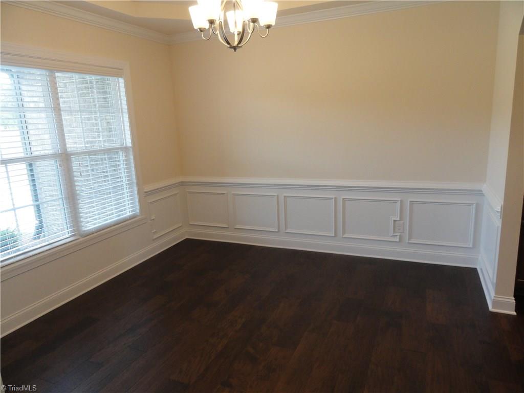2814 Fallin Court High Point, NC 27262 - Photo 3 of 16 Dining room