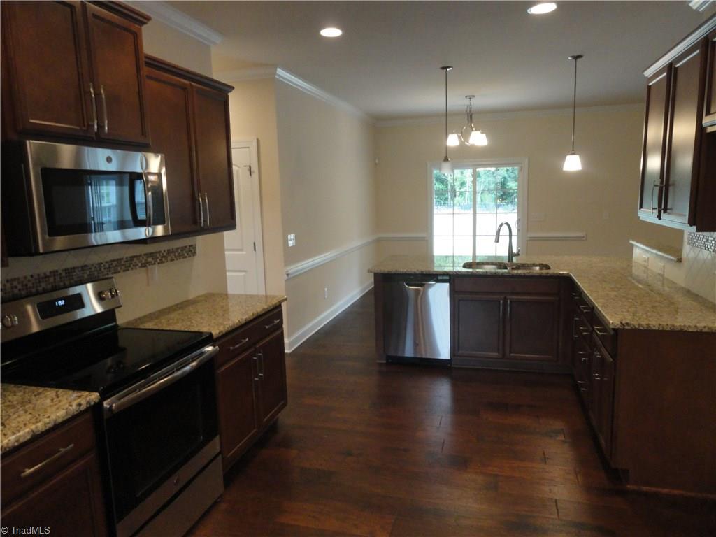 2814 Fallin Court High Point, NC 27262 - Photo 5 of 16 Gallery Image 5