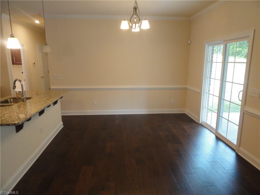 2814 Fallin Court High Point, NC 27262 - Photo 6 of 16 Breakfast area