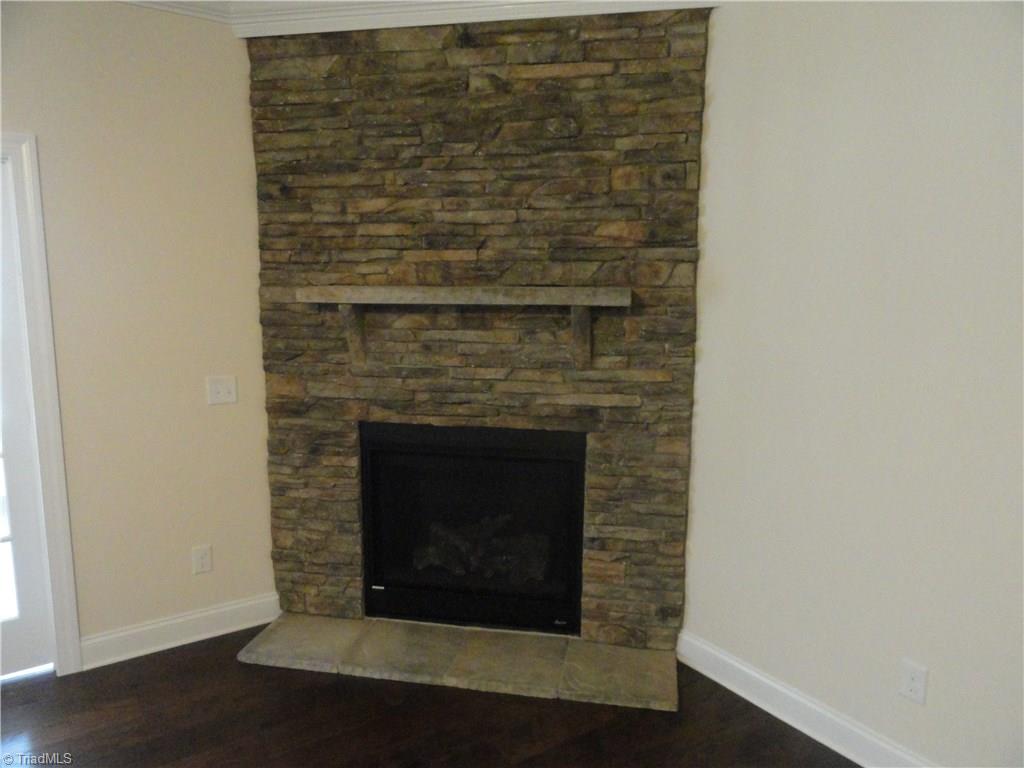 2814 Fallin Court High Point, NC 27262 - Photo 8 of 16 Gallery Image 8