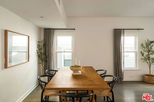 $1,895,000 | 2622 2nd Street, Unit 2, Santa Monica, CA 90405