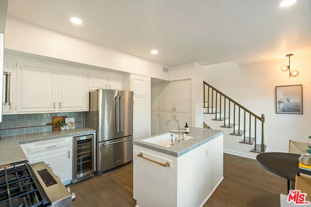 $1,895,000 | 2622 2nd Street, Unit 2, Santa Monica, CA 90405