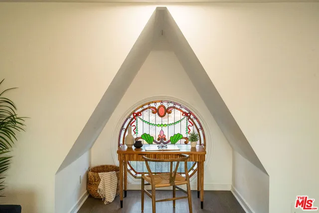 $1,895,000 | 2622 2nd Street, Unit 2, Santa Monica, CA 90405