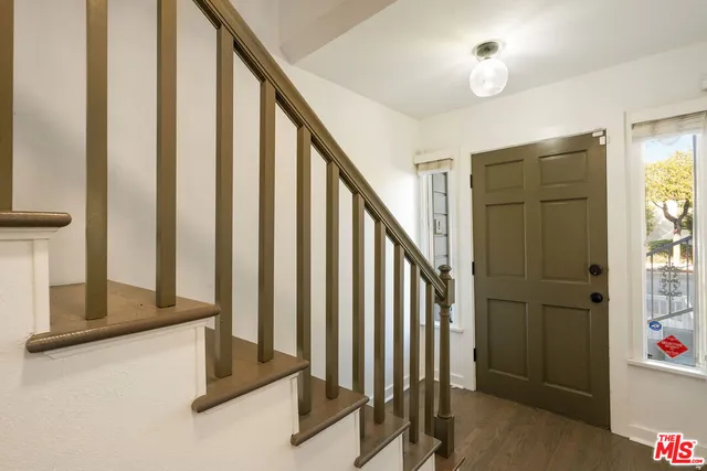 $1,895,000 | 2622 2nd Street, Unit 2, Santa Monica, CA 90405