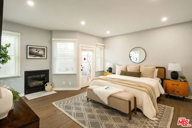 $1,895,000 | 2622 2nd Street, Unit 2, Santa Monica, CA 90405