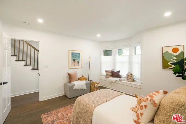 $1,895,000 | 2622 2nd Street, Unit 2, Santa Monica, CA 90405