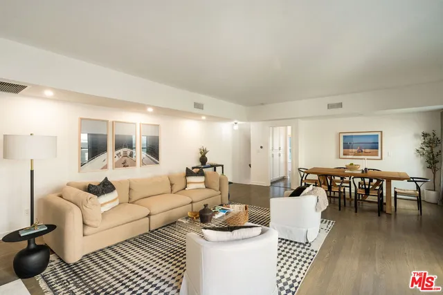 $1,895,000 | 2622 2nd Street, Unit 2, Santa Monica, CA 90405