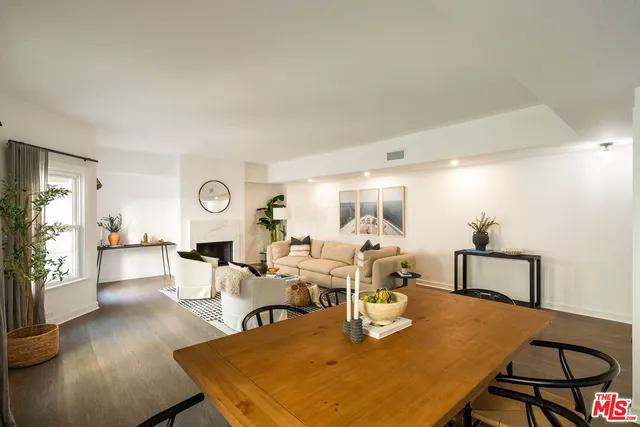 $1,895,000 | 2622 2nd Street, Unit 2, Santa Monica, CA 90405