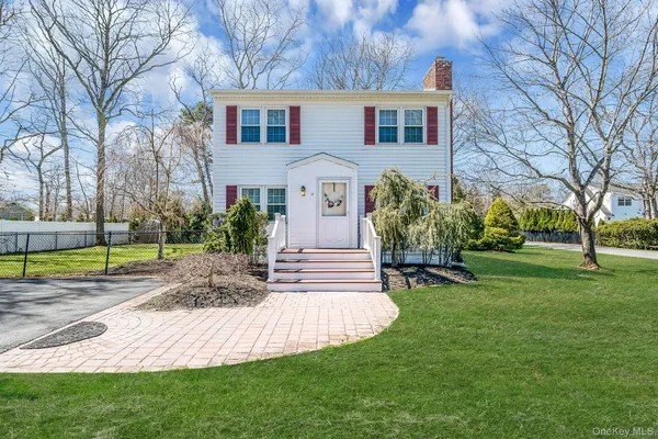 $799,000 | 12 Ocean Avenue, East Quogue, NY 11942