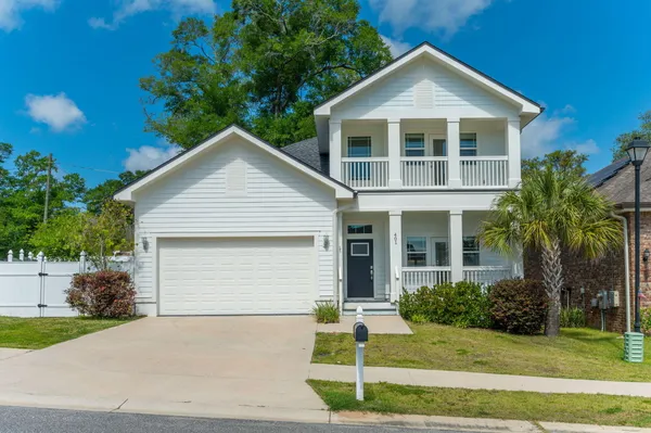 $550,000 | 401 Hideaway Lane, Niceville, FL 32578