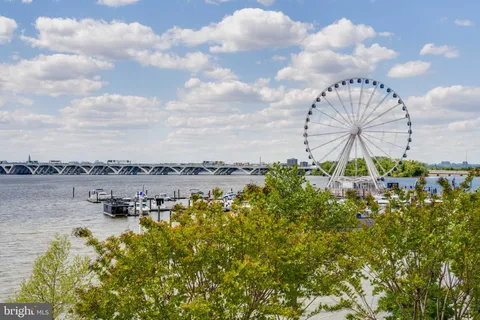 $824,900 | 508 Spindrift Lane, National Harbor, MD 20745