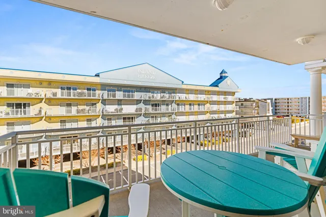 $775,000 | 13700 Coastal Highway, Unit 303, Ocean City, MD 21842