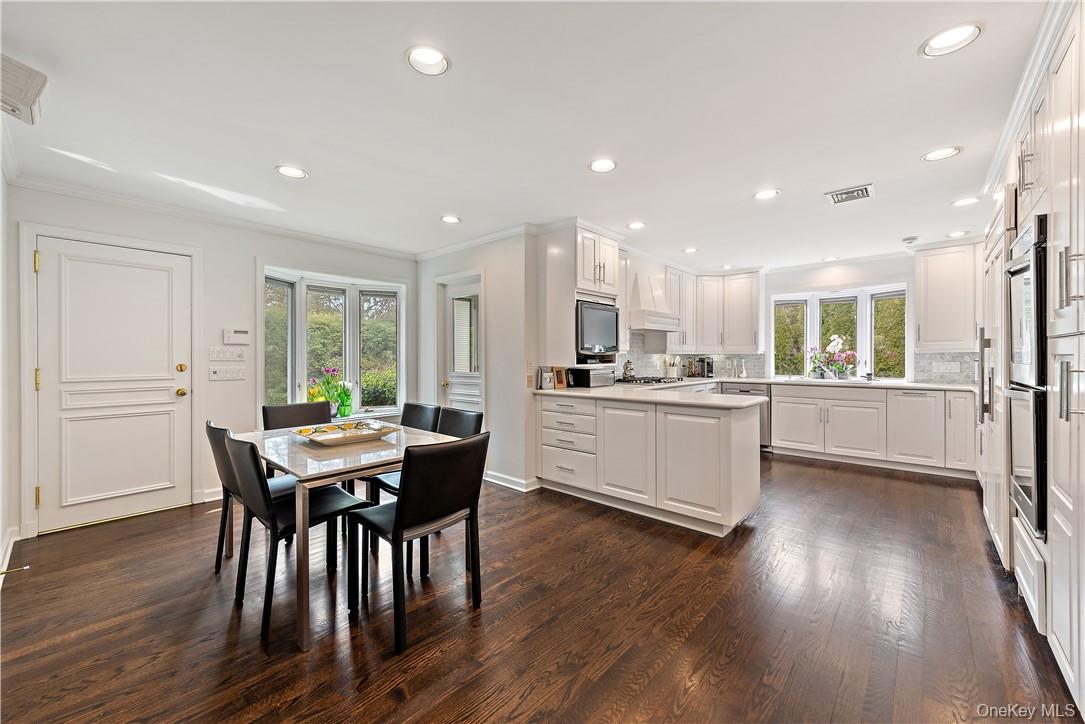 40 Meadow Road Scarsdale, NY 10583 - Photo 11 of 40 Breakfast area overlooking kitchen