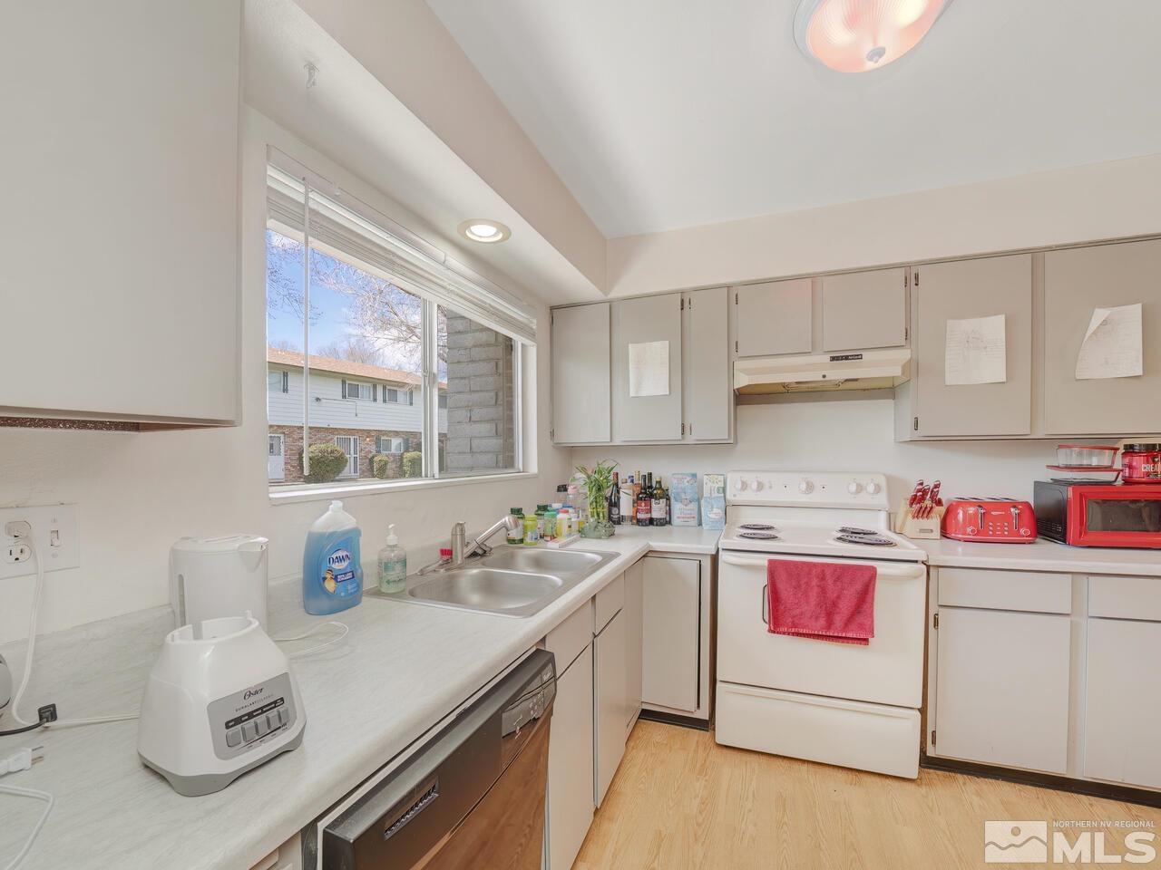 244 Smithridge Park Reno, NV 89502 - Photo 4 of 18 Photo 4
