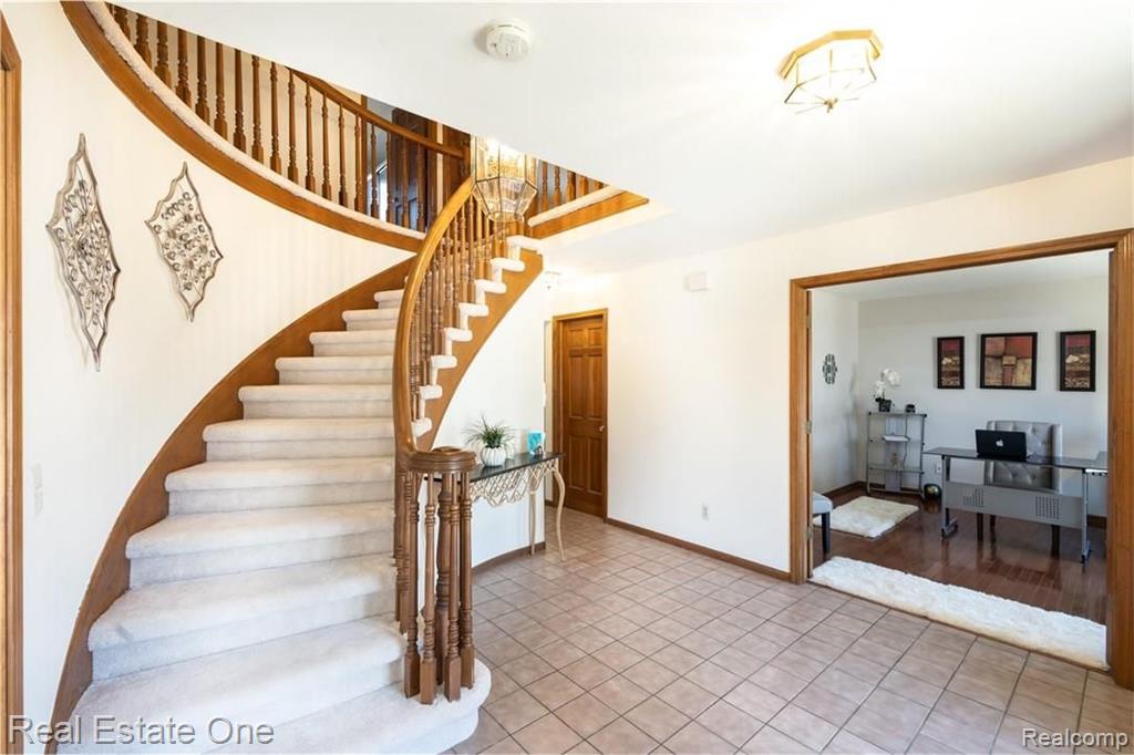 1312 Kingspath Drive Rochester Hills, MI 48306 - Photo 14 of 24