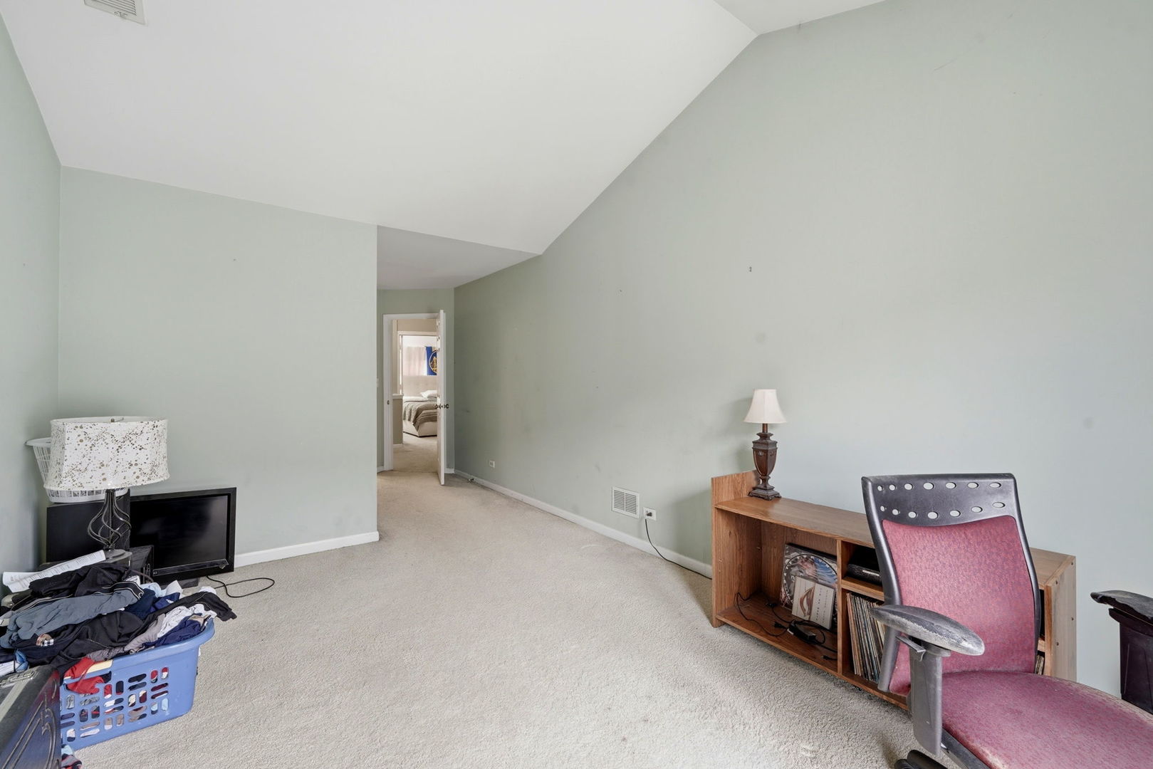 8 St Regis Court Elmhurst, IL 60126 - Photo 13 of 23 a view of room with workspace