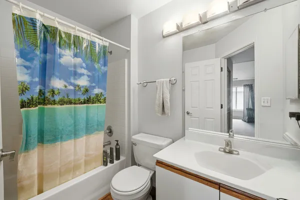 $375,000 | 8 St Regis Court, Elmhurst, IL 60126