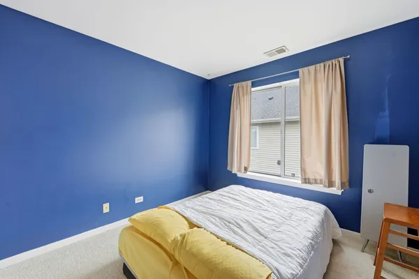 $375,000 | 8 St Regis Court, Elmhurst, IL 60126