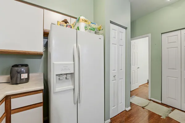 $375,000 | 8 St Regis Court, Elmhurst, IL 60126