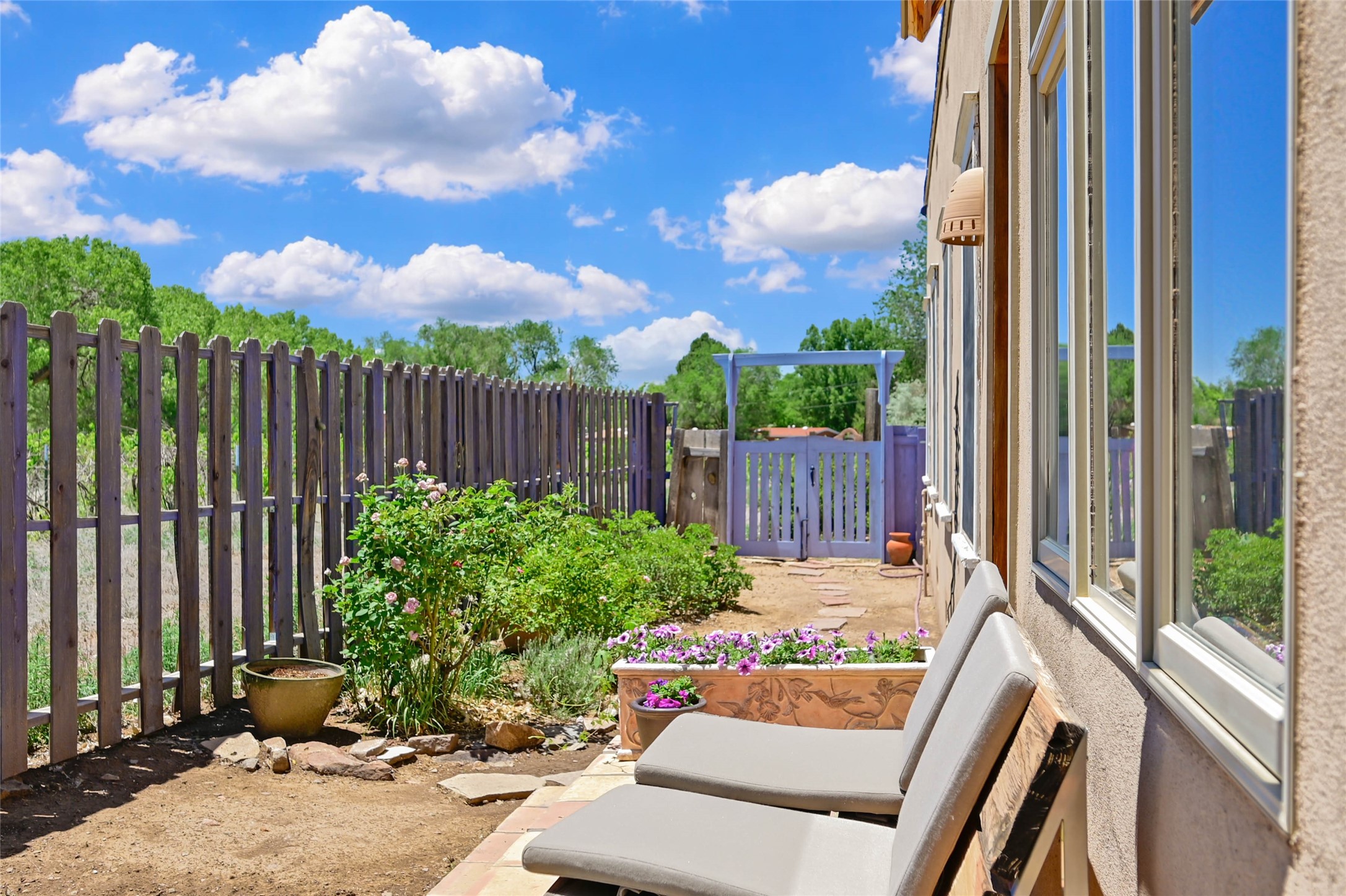 440 Los Pinos Road Santa Fe, NM 87507 - Photo 29 of 32