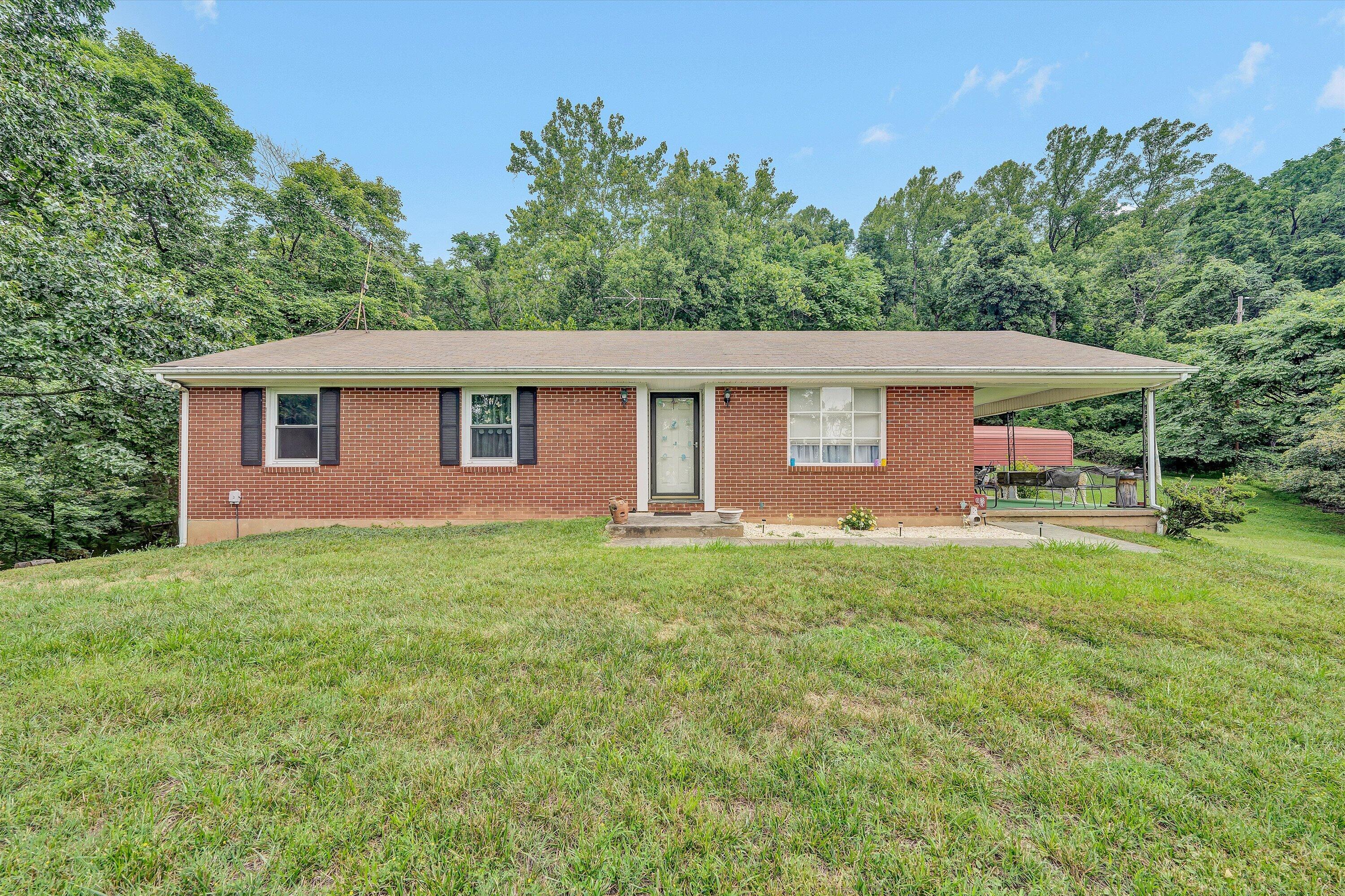 1544 Tulagi Road Vinton, VA 24179 - Photo 1 of 36 01-DSC00169