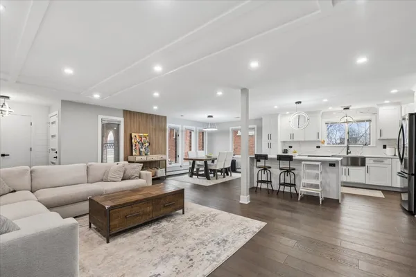 $650,000 | 571 Byrd Road, Riverside, IL 60546