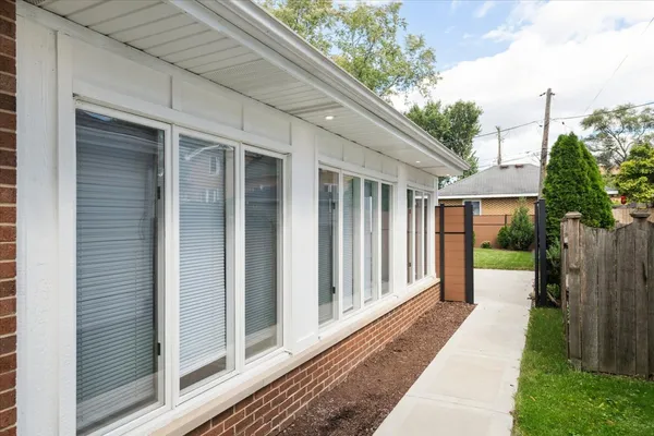 $650,000 | 571 Byrd Road, Riverside, IL 60546
