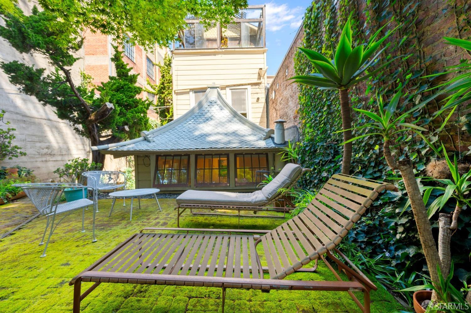 1659 Jackson Street San Francisco, CA 94109 - Photo 19 of 27 a front view of a house with garden