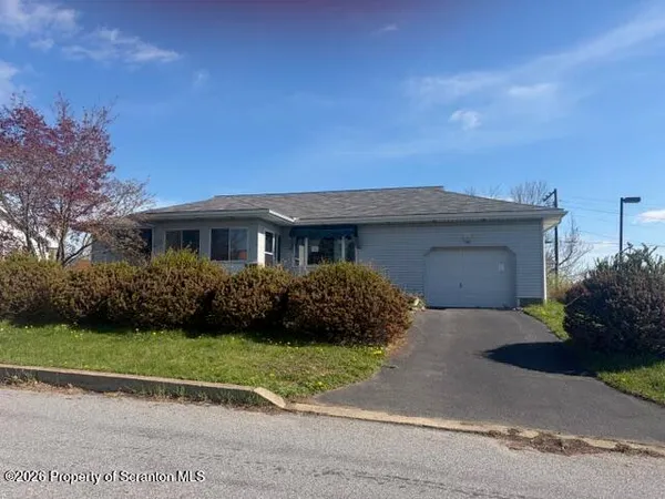 $181,000 | 105 Ridgeview Drive, Dunmore, PA 18512