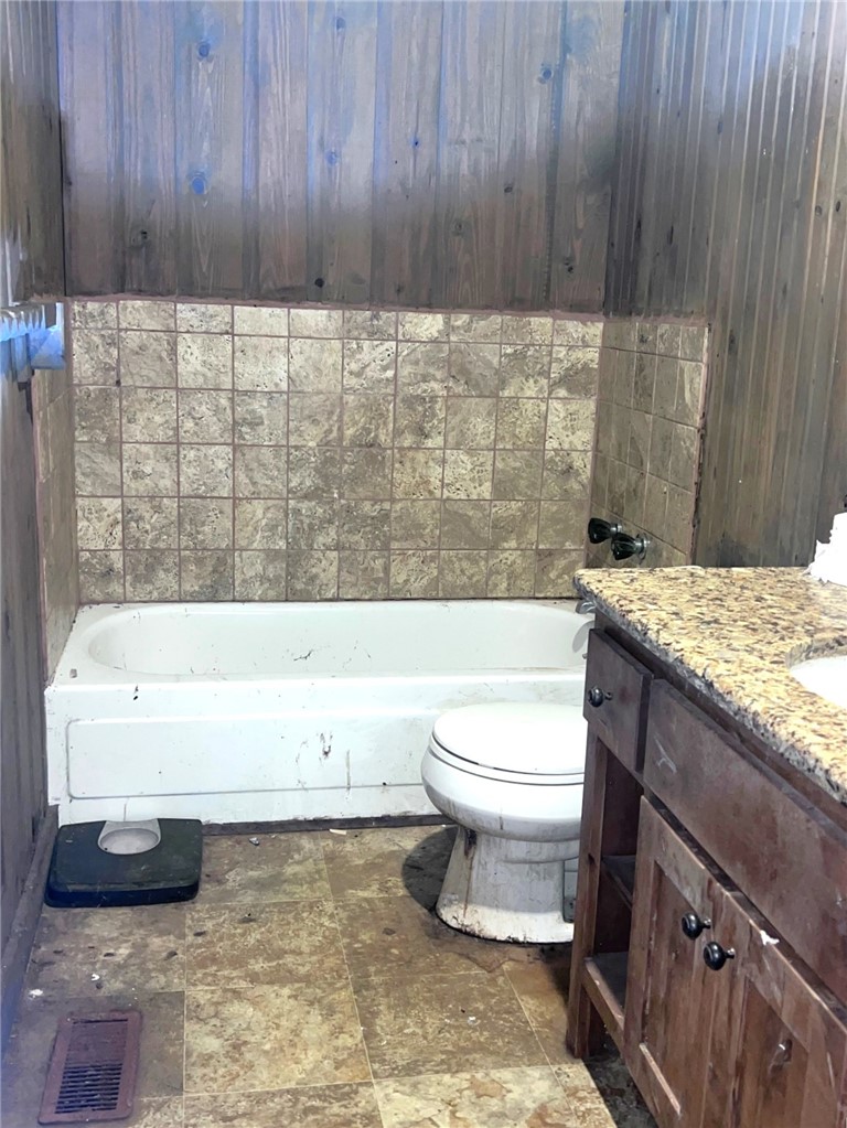5555 Highway 282 Rudy, AR 72952 - Photo 11 of 26 Hall Bathroom.