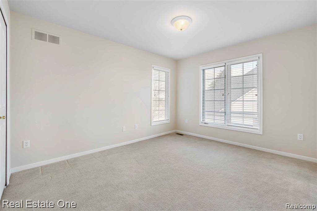 2049 Mapleridge Road Rochester Hills, MI 48309 - Photo 18 of 38