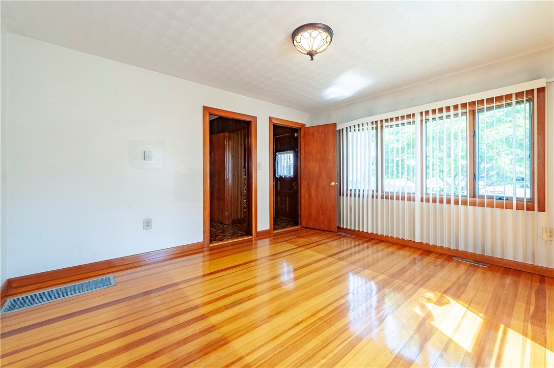 49 Gooding Street Pawtucket, RI 02860 - Photo 5 of 39 Gallery Image 5
