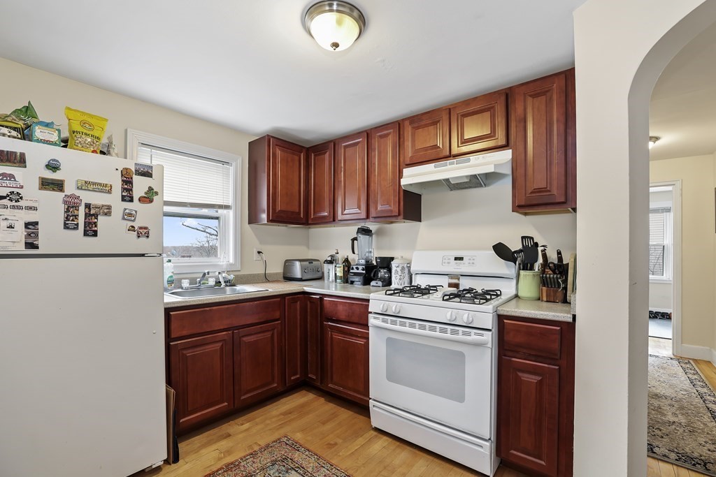 39 Grew Hill Road Boston, MA 02131 - Photo 3 of 36 Gallery Image 3