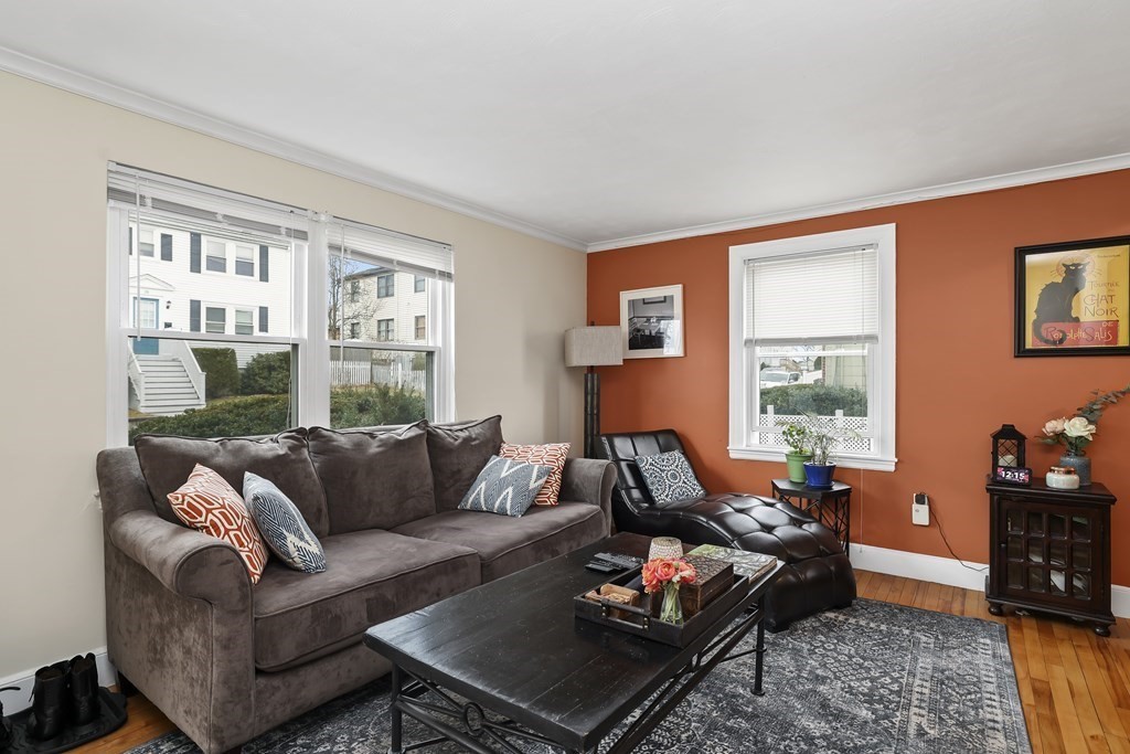 39 Grew Hill Road Boston, MA 02131 - Photo 4 of 36 Gallery Image 4