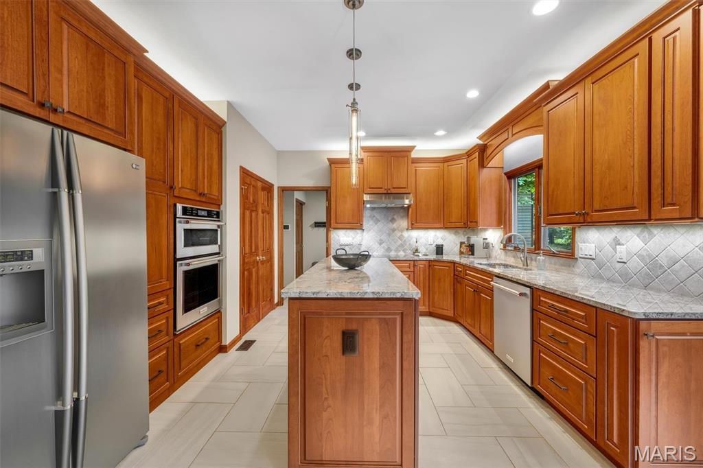 615 Shadowridge Drive Ballwin, MO 63011 - Photo 24 of 54