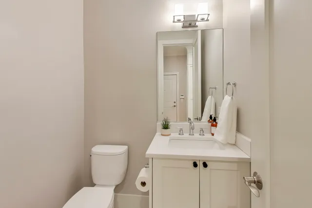 $809,000 | 4135 North Kenmore Avenue, Unit 1S, Chicago, IL 60613