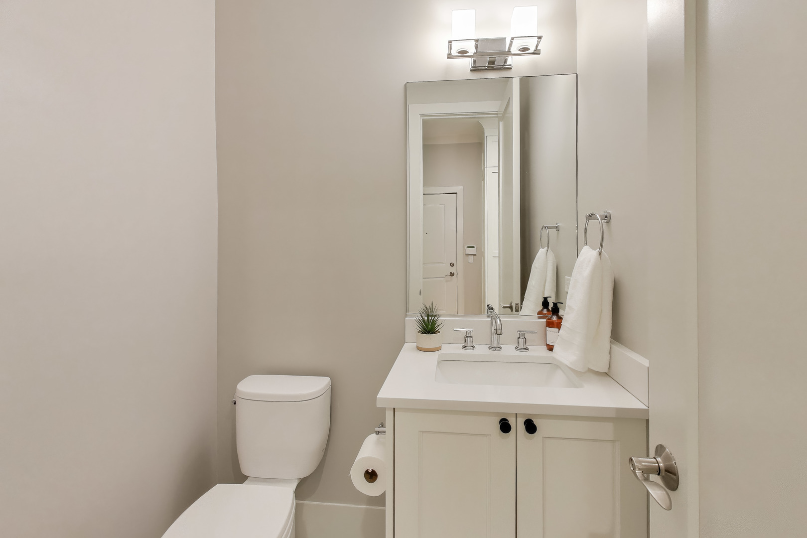 4135 North Kenmore Avenue, Unit 1S Chicago, IL 60613 - Photo 11 of 30