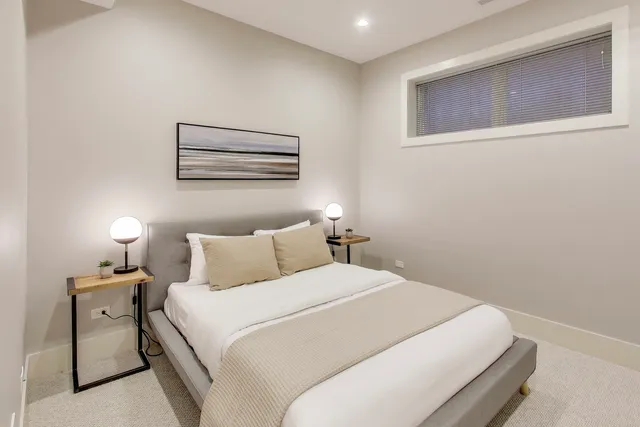 $809,000 | 4135 North Kenmore Avenue, Unit 1S, Chicago, IL 60613