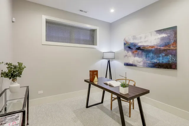 $809,000 | 4135 North Kenmore Avenue, Unit 1S, Chicago, IL 60613