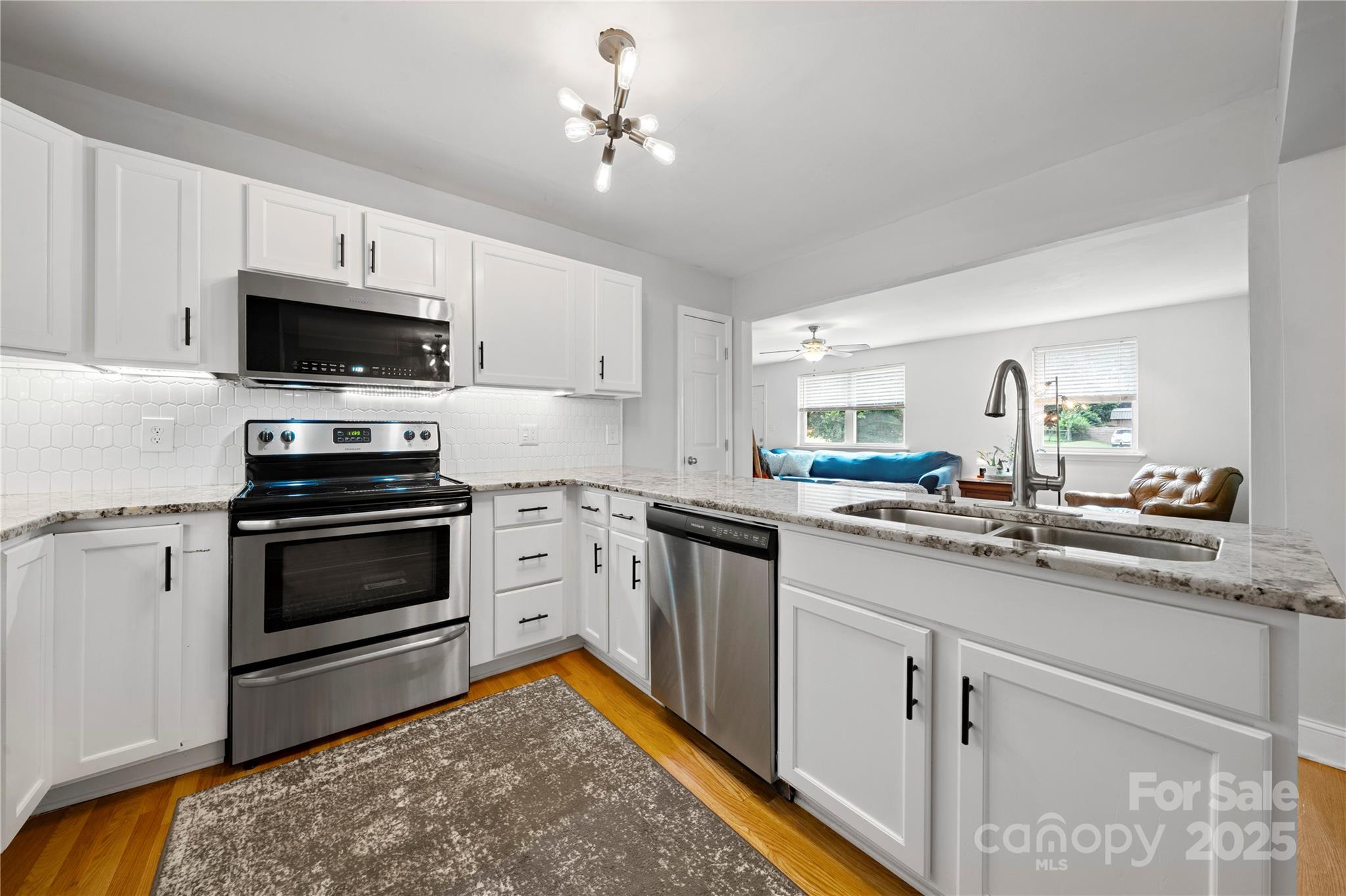 3725 Sudbury Road Charlotte, NC 28205 - Photo 6 of 29 Gallery Image 6