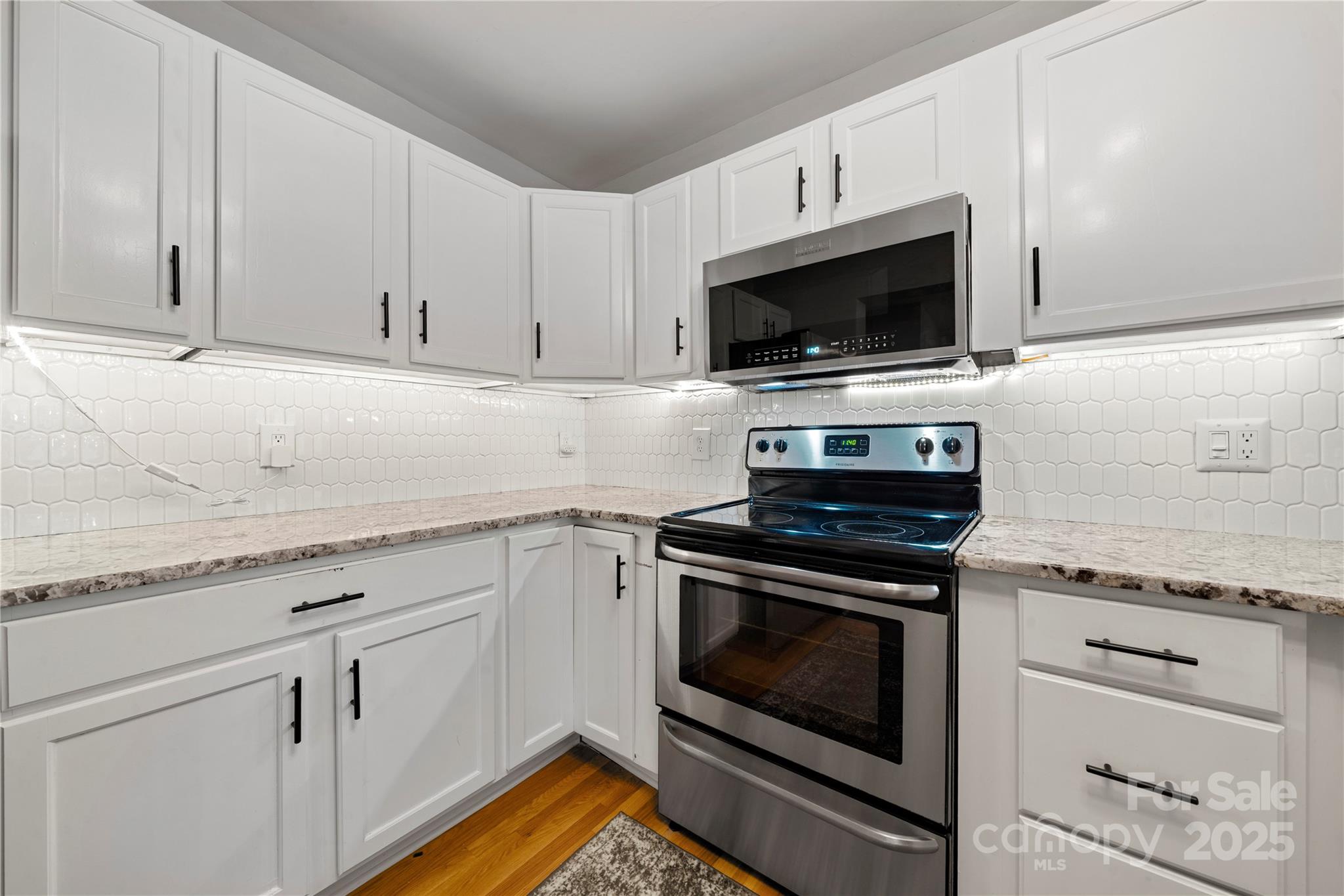 3725 Sudbury Road Charlotte, NC 28205 - Photo 7 of 29 Gallery Image 7