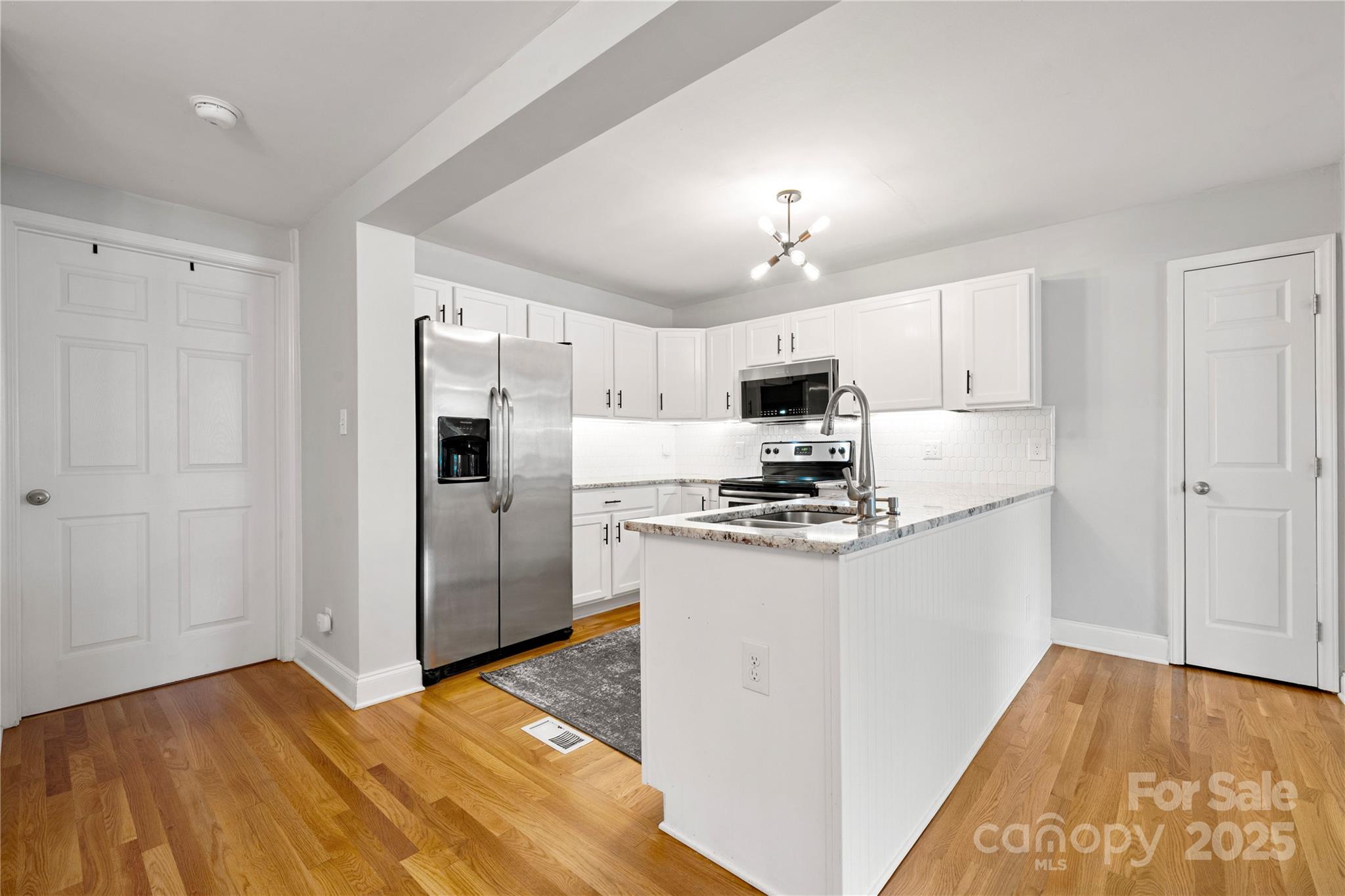 3725 Sudbury Road Charlotte, NC 28205 - Photo 8 of 29 Gallery Image 8