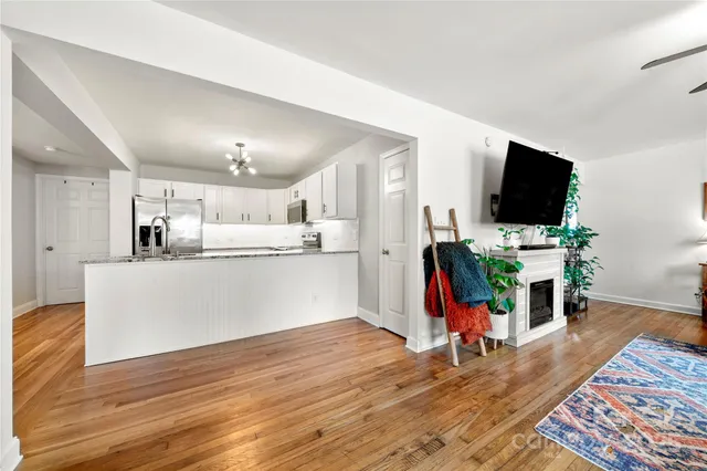 $430,000 | 3725 Sudbury Road, Charlotte, NC 28205