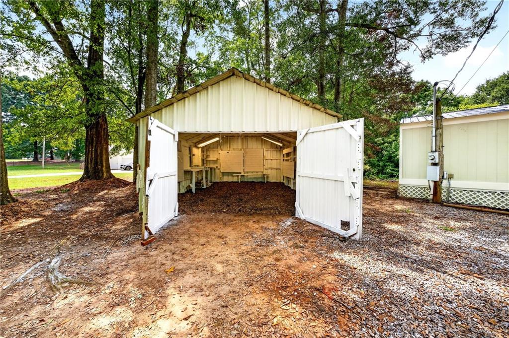 195 Hale Road Maysville, GA 30558 - Photo 17 of 41 Gallery Image 17
